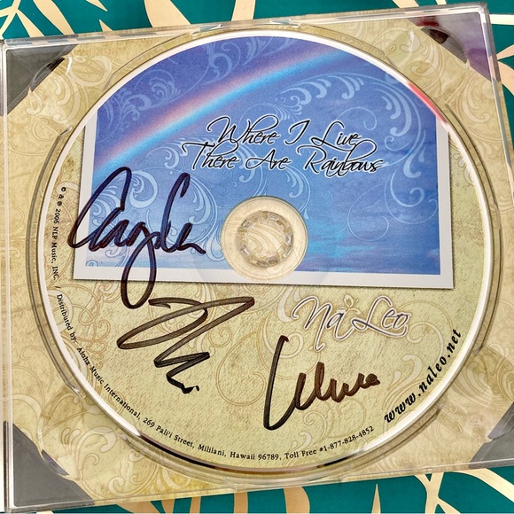 AUTOGRAPHED Na Leo CD, Where I Live There Are Rainbows 2006 - Picture 4 of 12